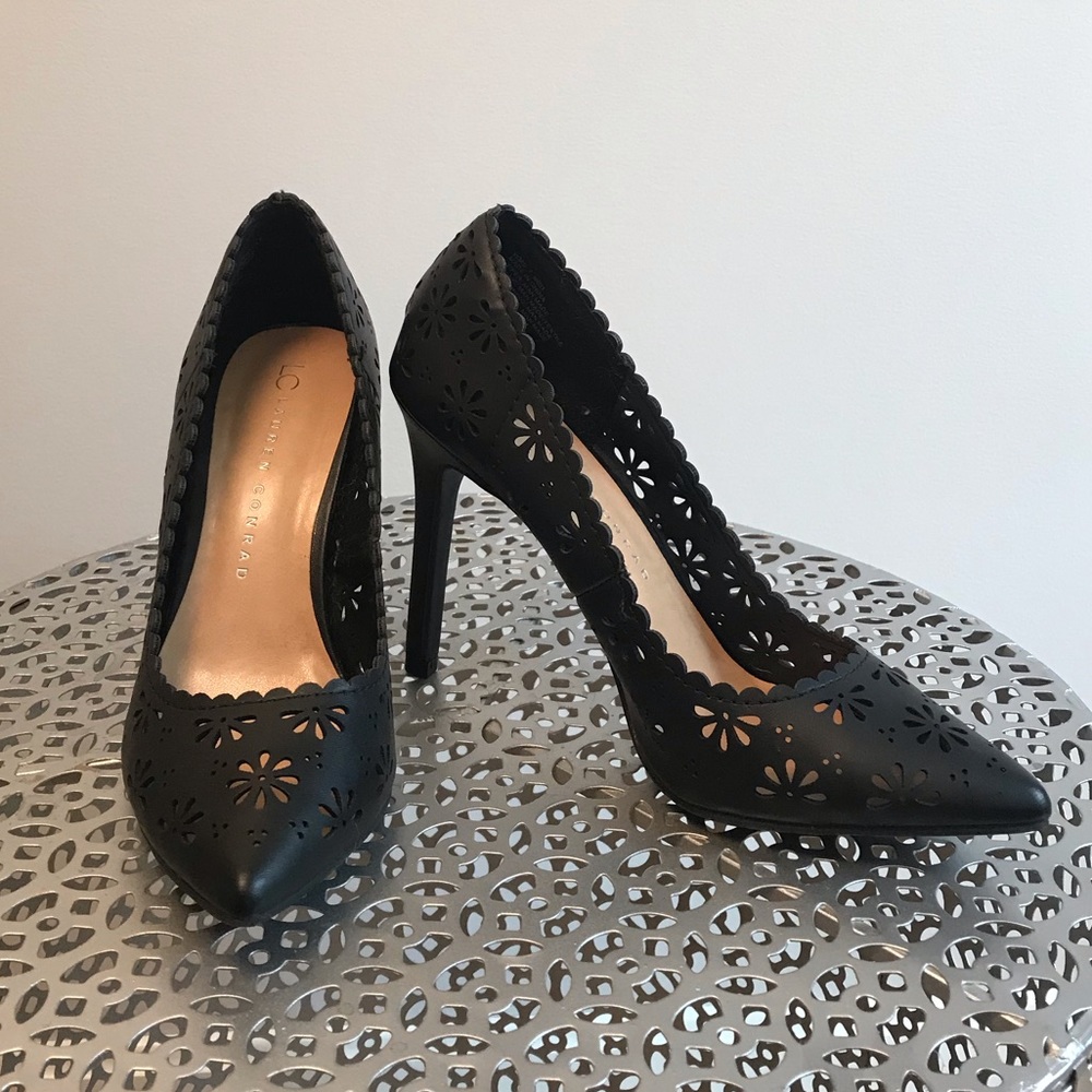 Black Pointy Toe Pumps